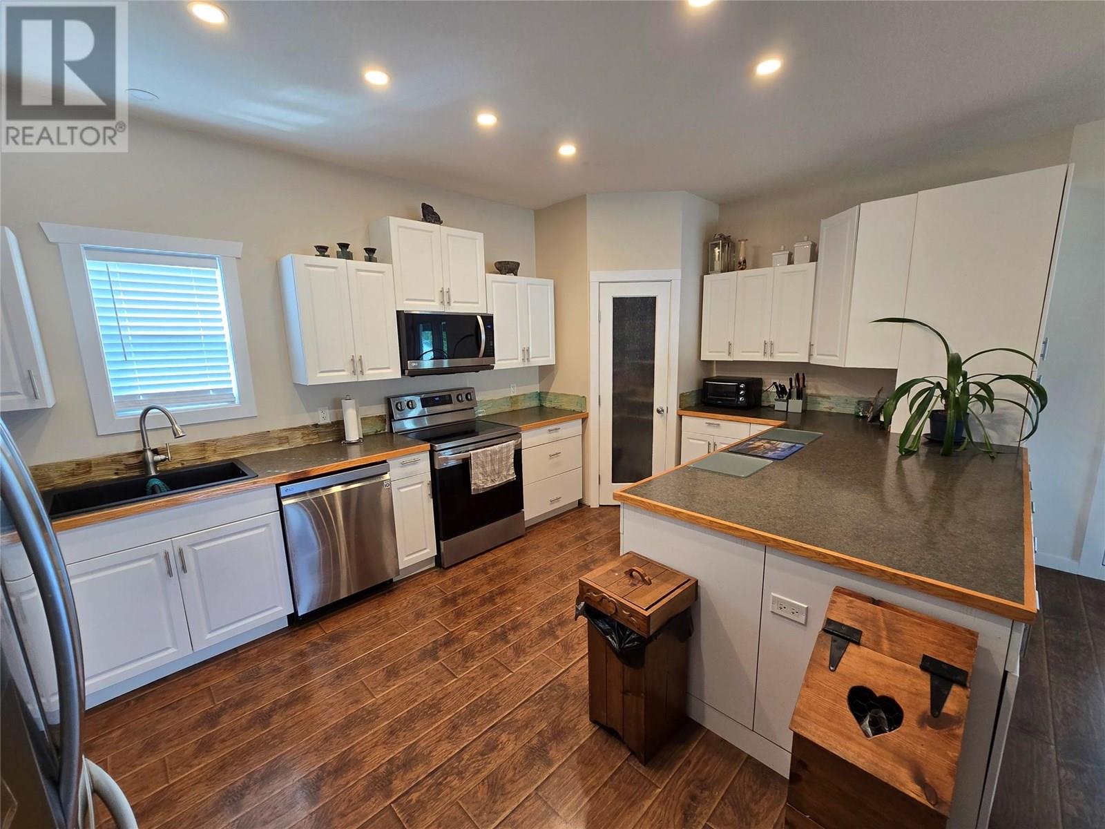 401 Mclean Road, Barriere, British Columbia  V0E 1E0 - Photo 7 - 10354493