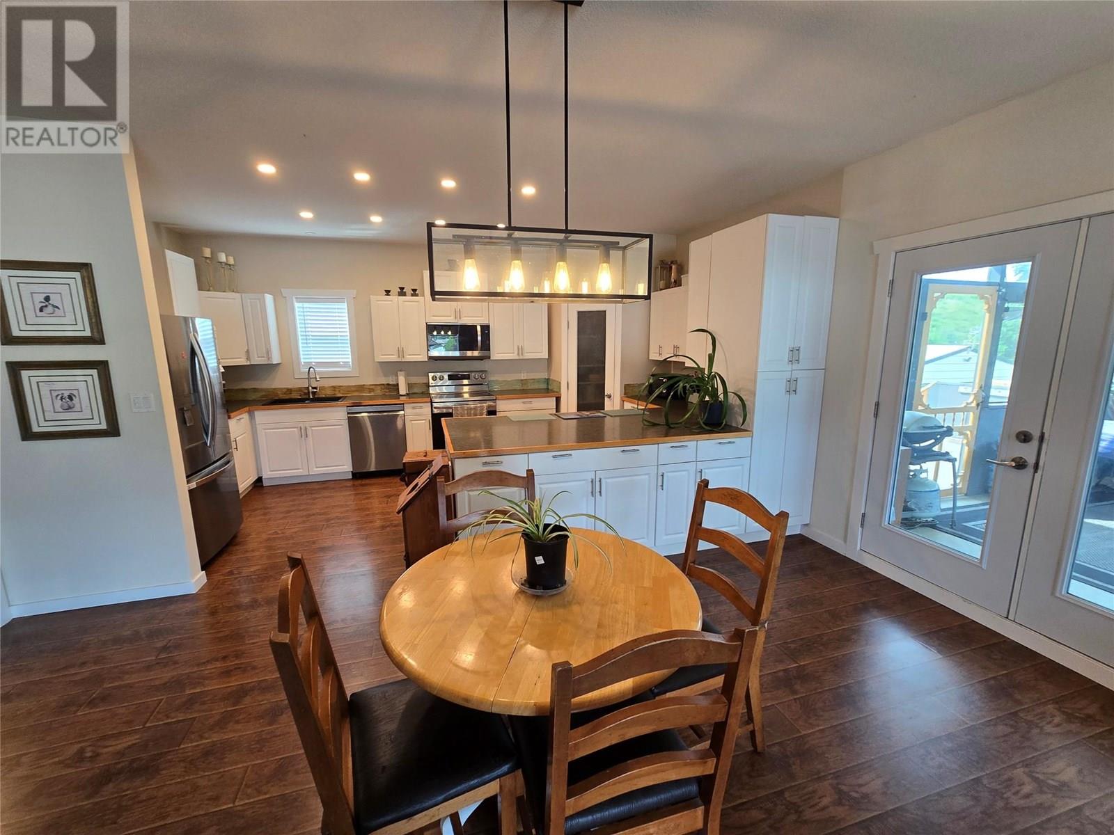 401 Mclean Road, Barriere, British Columbia  V0E 1E0 - Photo 3 - 10354493