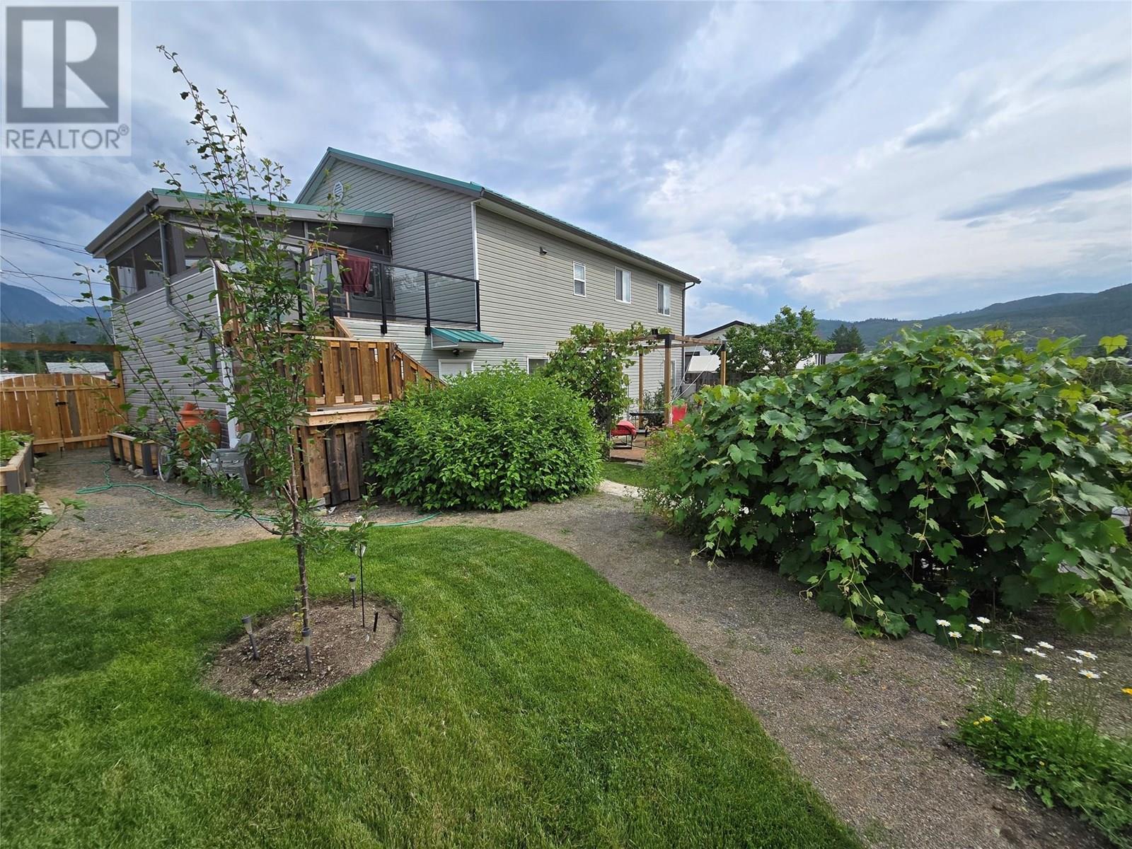 401 Mclean Road, Barriere, British Columbia  V0E 1E0 - Photo 57 - 10354493