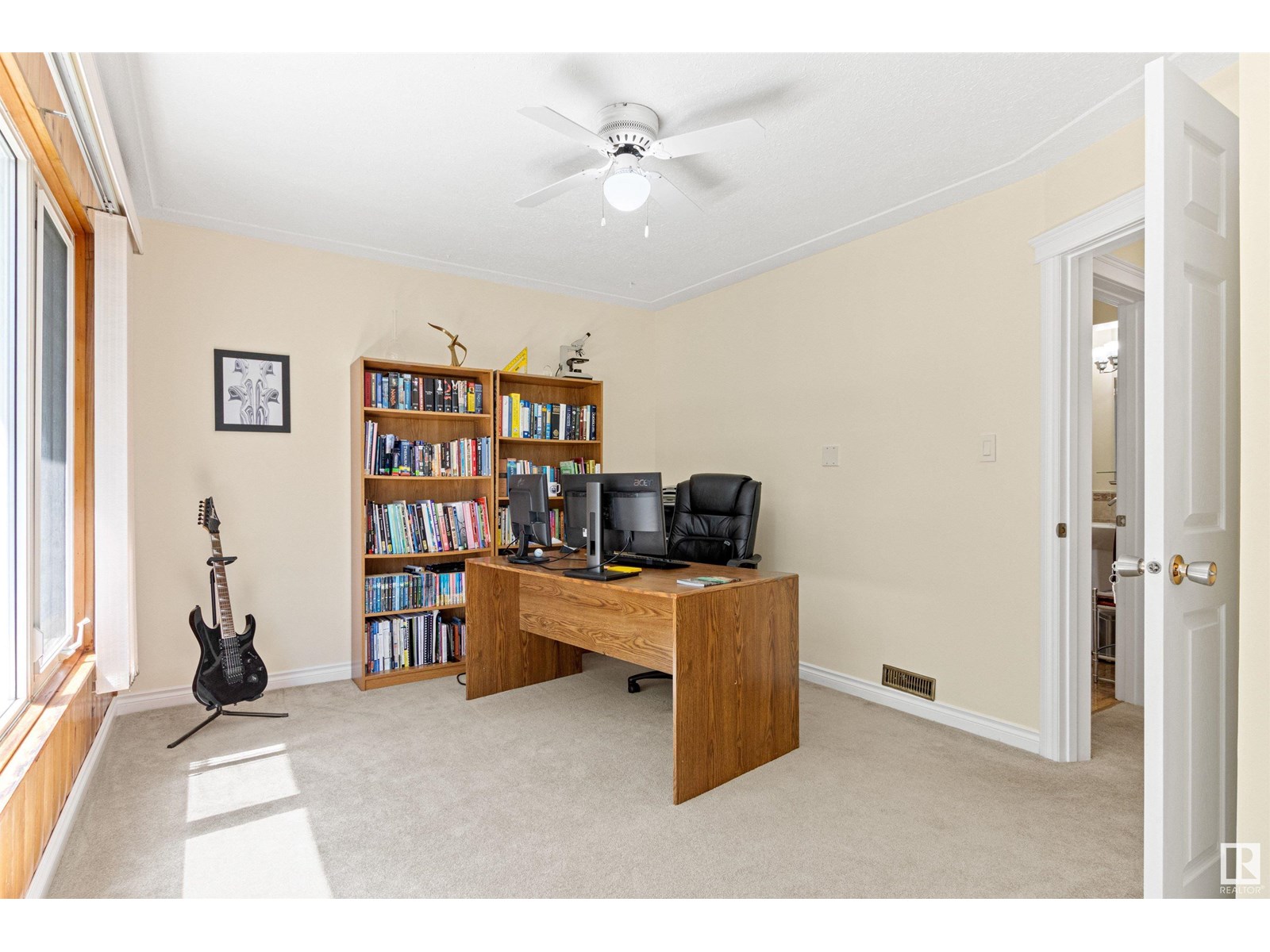 Property at 11406 73 AV NW image 2