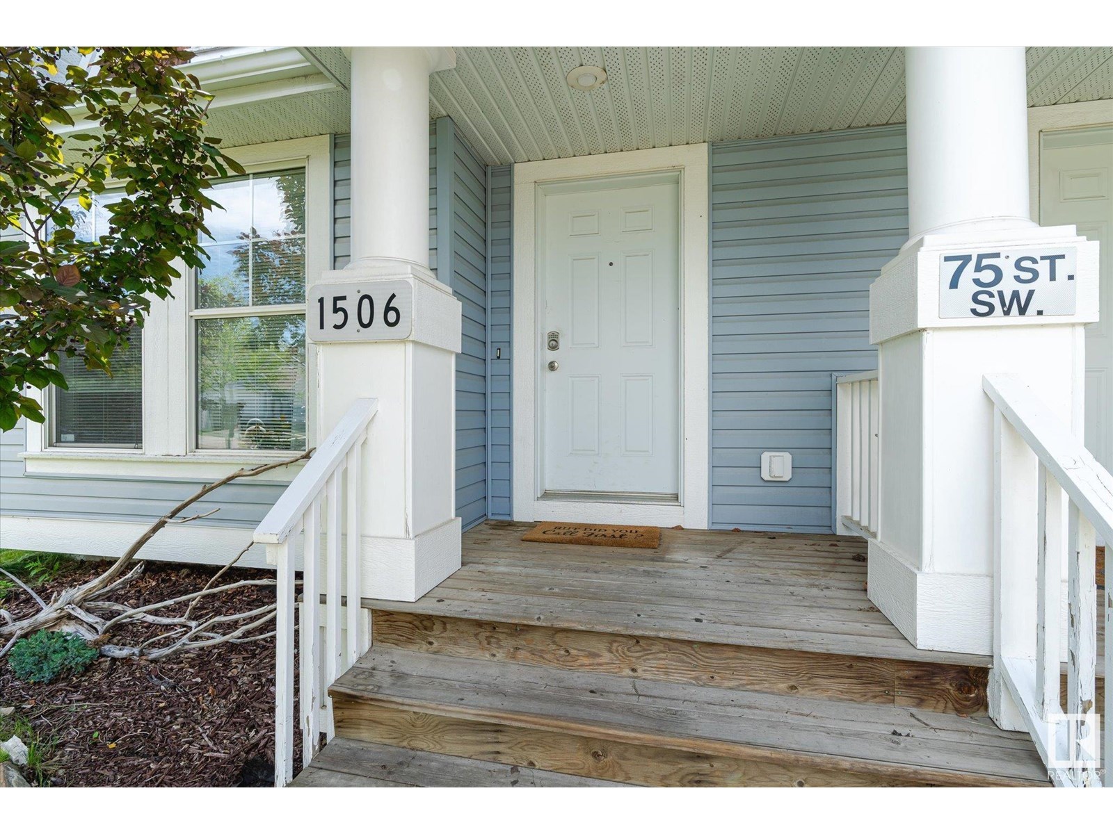 Property at 1506 75 ST SW image 4