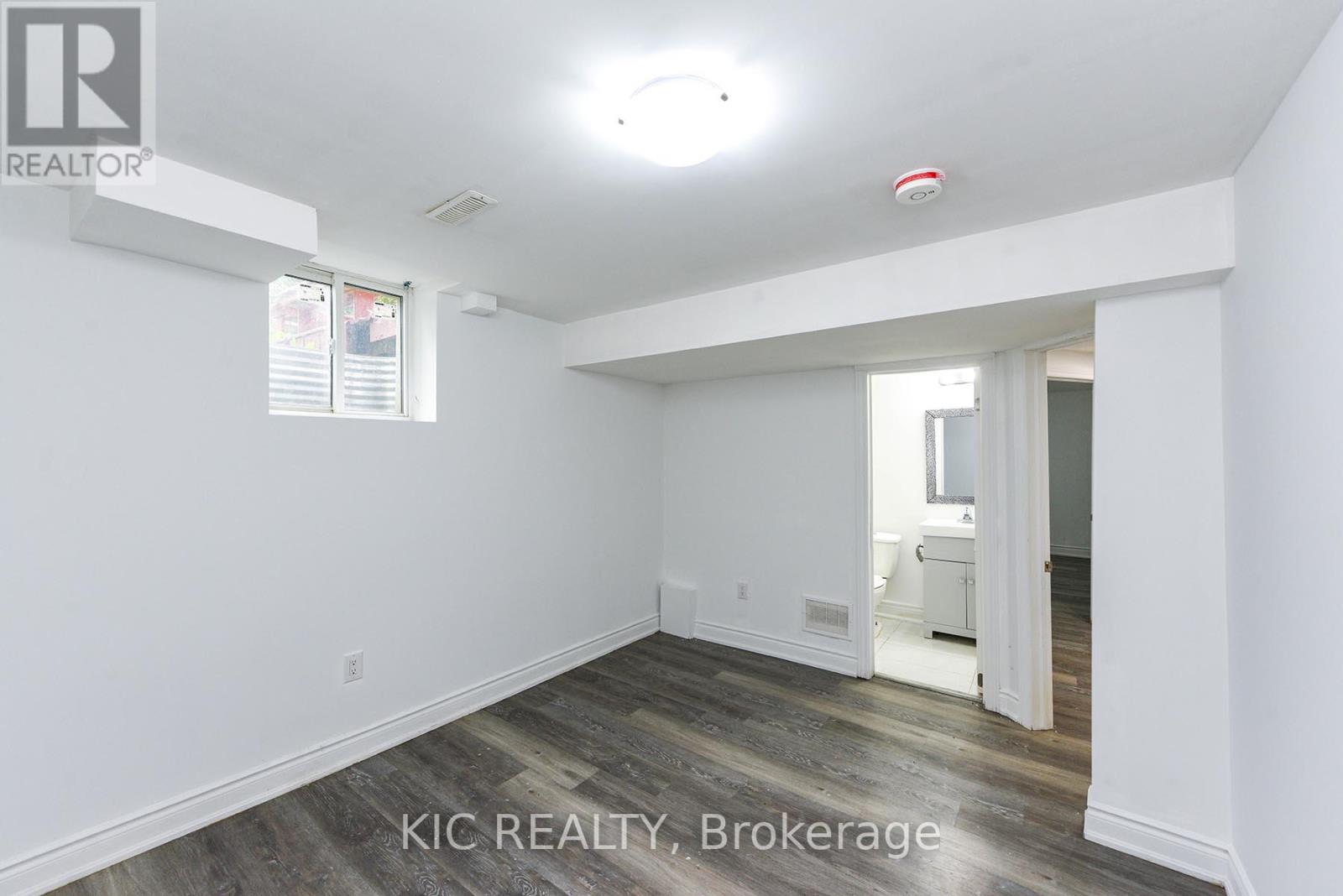 14 Paramount Place, Brampton, Ontario  L6Y 2T3 - Photo 12 - W12261186
