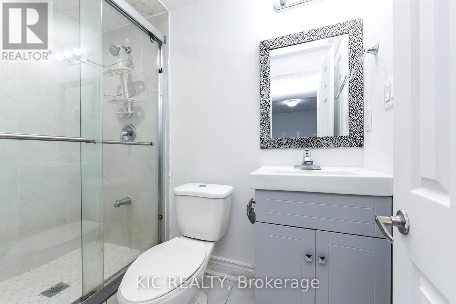 14 Paramount Place, Brampton, Ontario  L6Y 2T3 - Photo 13 - W12261186