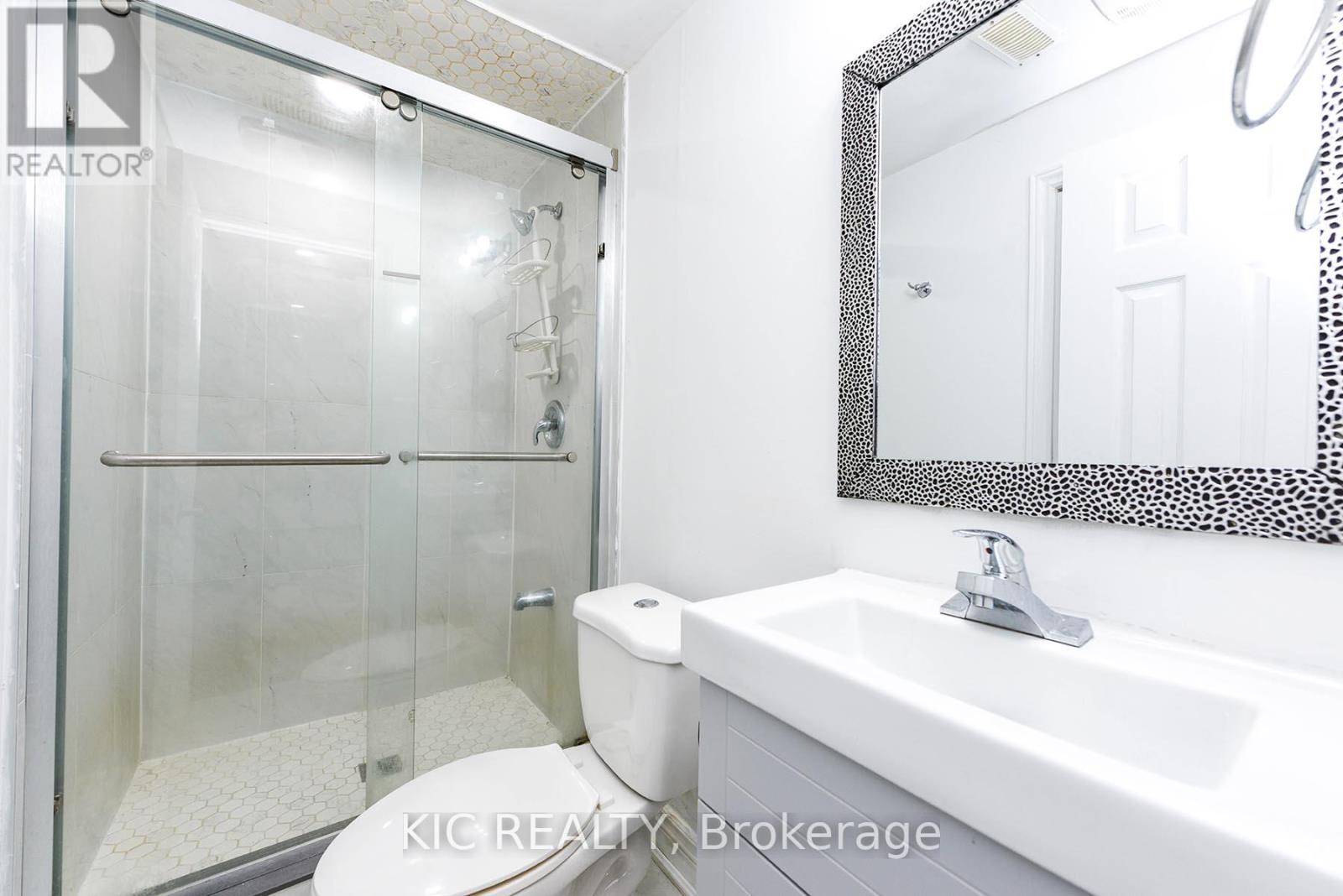 14 Paramount Place, Brampton, Ontario  L6Y 2T3 - Photo 14 - W12261186