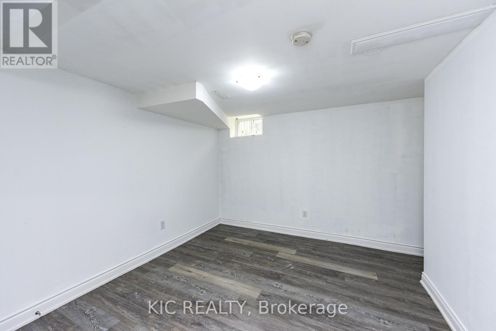 14 Paramount Place, Brampton, Ontario  L6Y 2T3 - Photo 15 - W12261186