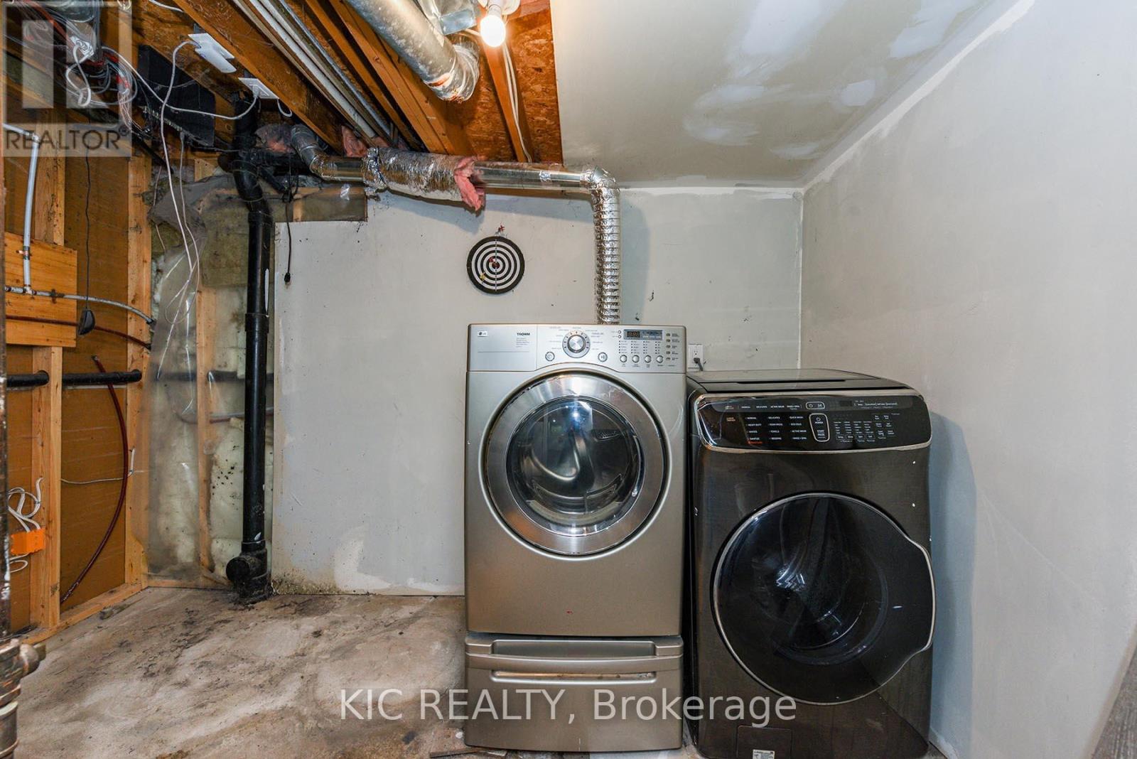 14 Paramount Place, Brampton, Ontario  L6Y 2T3 - Photo 19 - W12261186