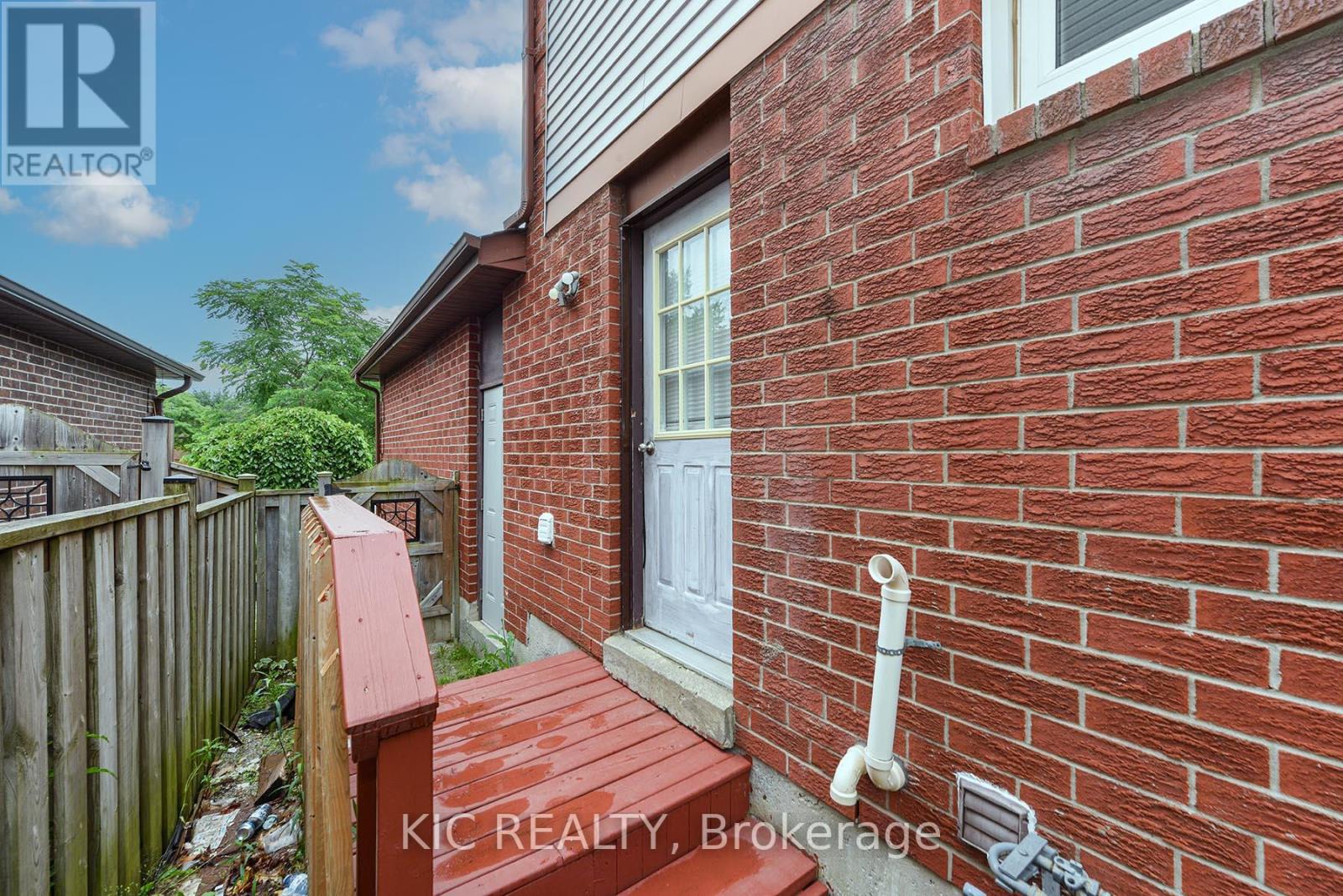 14 Paramount Place, Brampton, Ontario  L6Y 2T3 - Photo 21 - W12261186