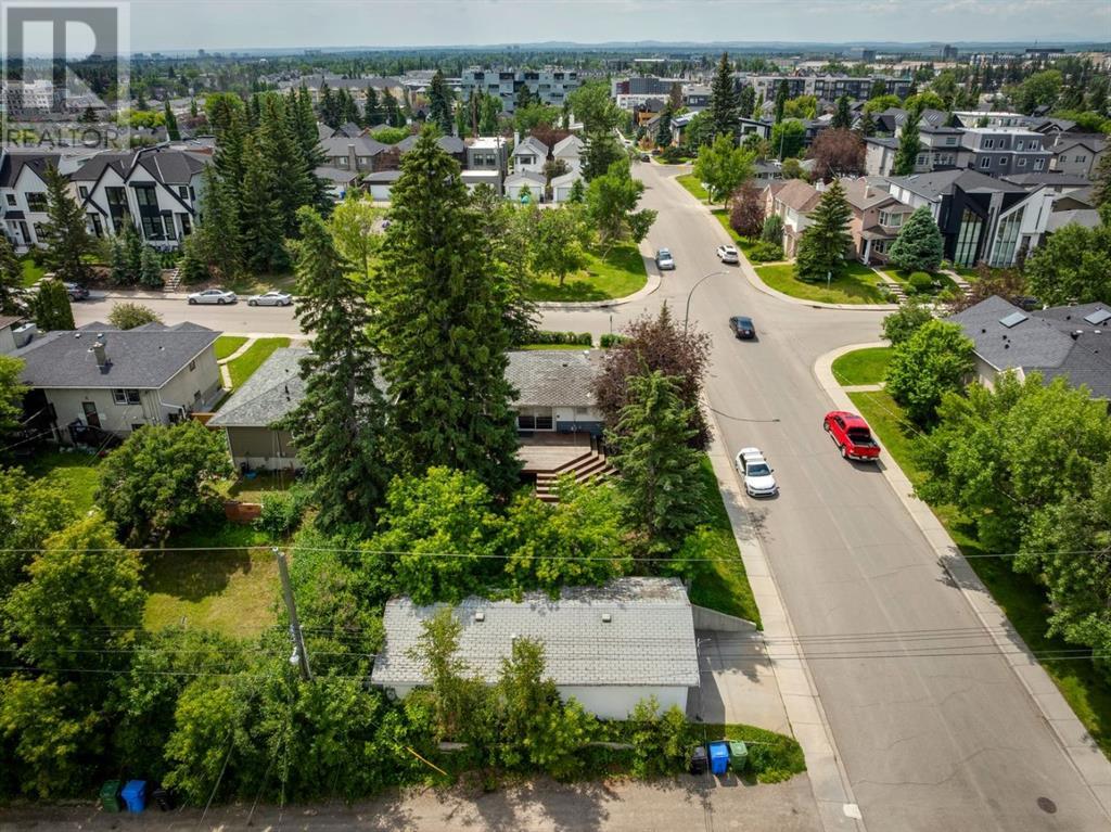 Property at 2240 30 Avenue SW image 4