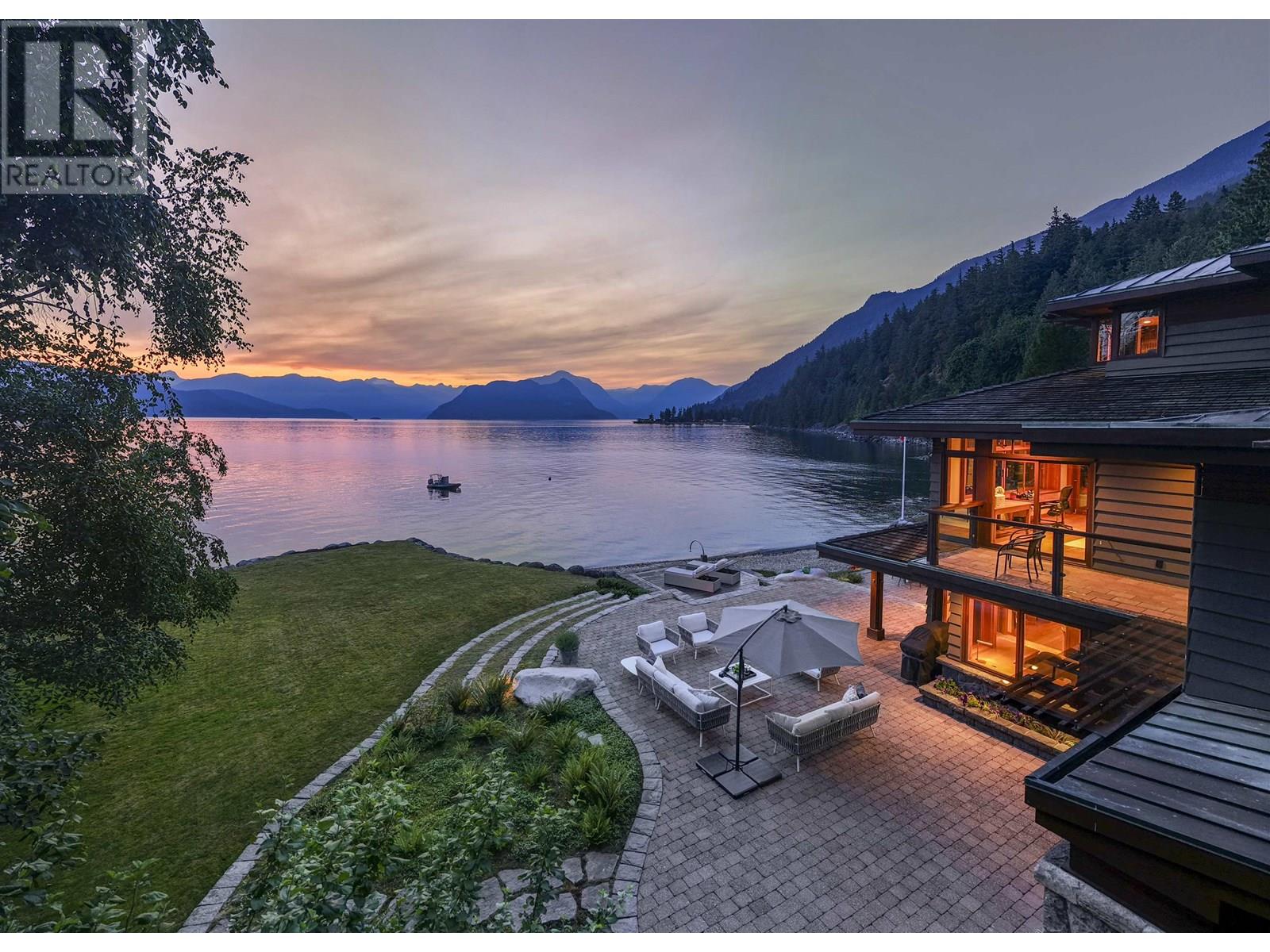 270 LIONS BAY AVENUE, Lions Bay, British Columbia