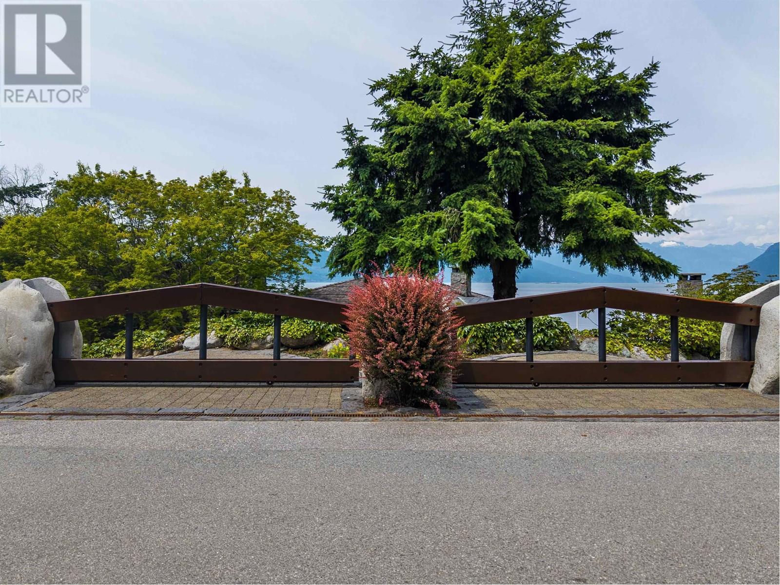 270 Lions Bay Avenue, Lions Bay, British Columbia  V0N 2E0 - Photo 3 - R3022848