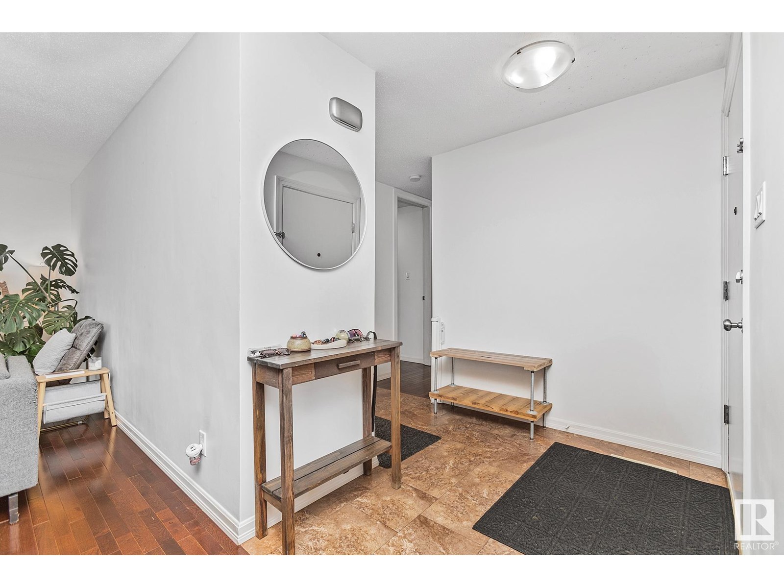 Property at 4908 112 ST NW image 4