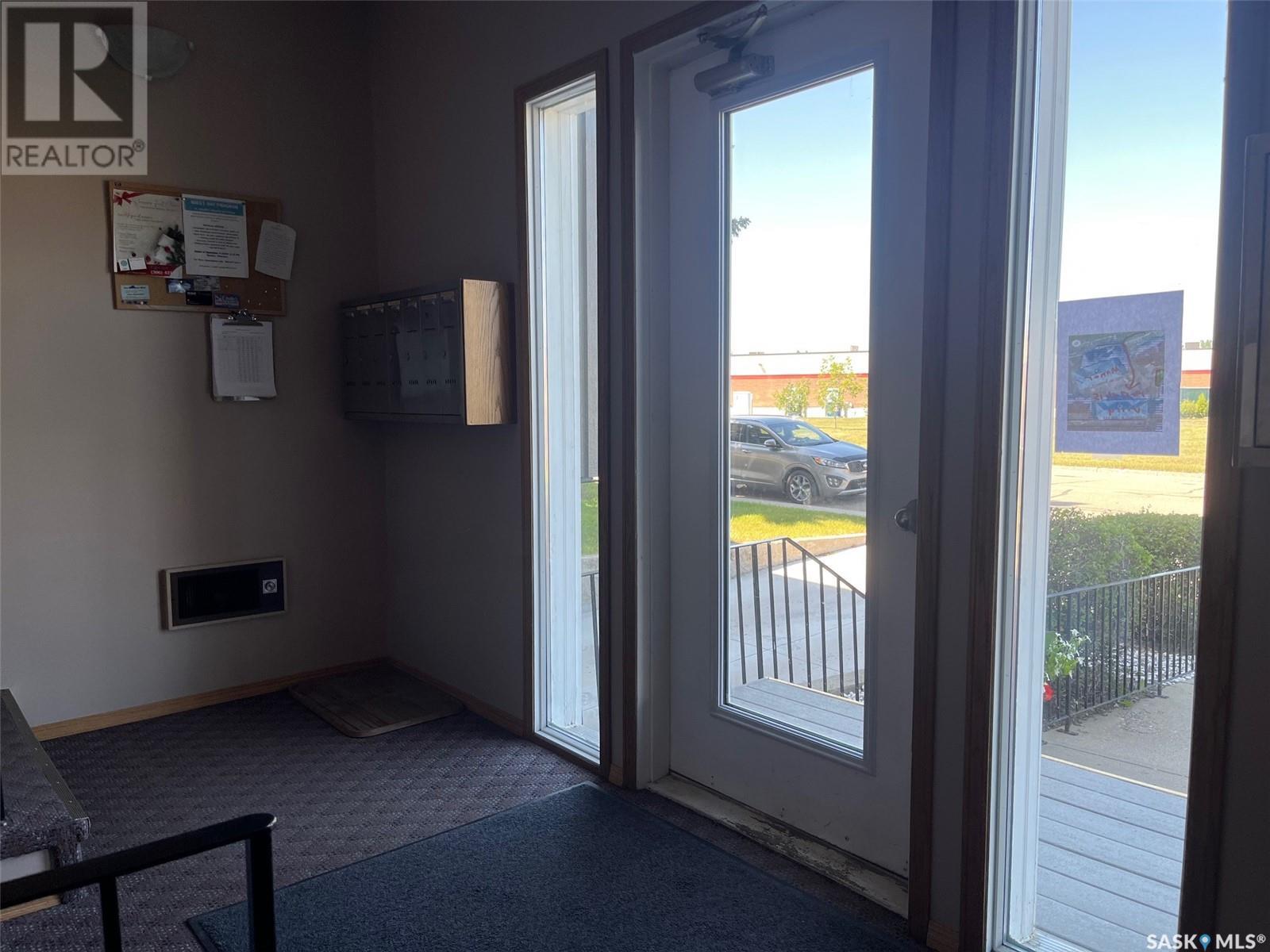 304 408 Heritage Drive, Estevan, Saskatchewan  S4A 2P7 - Photo 2 - SK011505