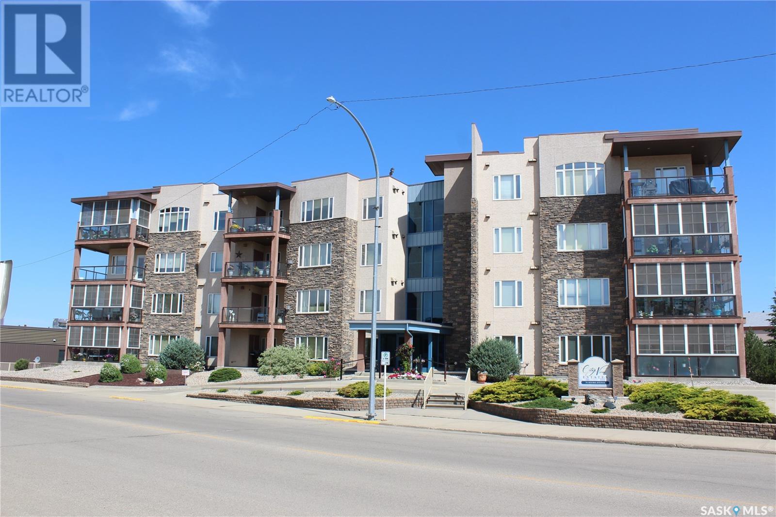 104 75 Souris AVENUE, Weyburn, Saskatchewan