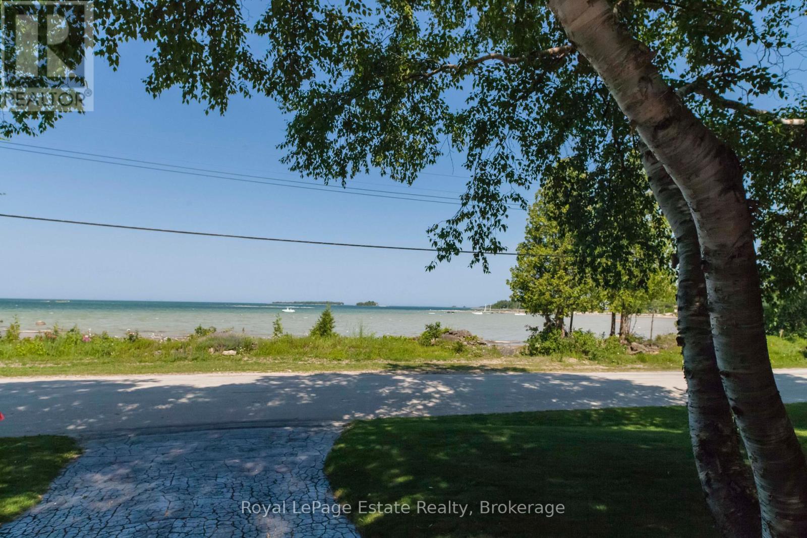 371 Bay Street, South Bruce Peninsula, Ontario  N0H 2T0 - Photo 12 - X12261246