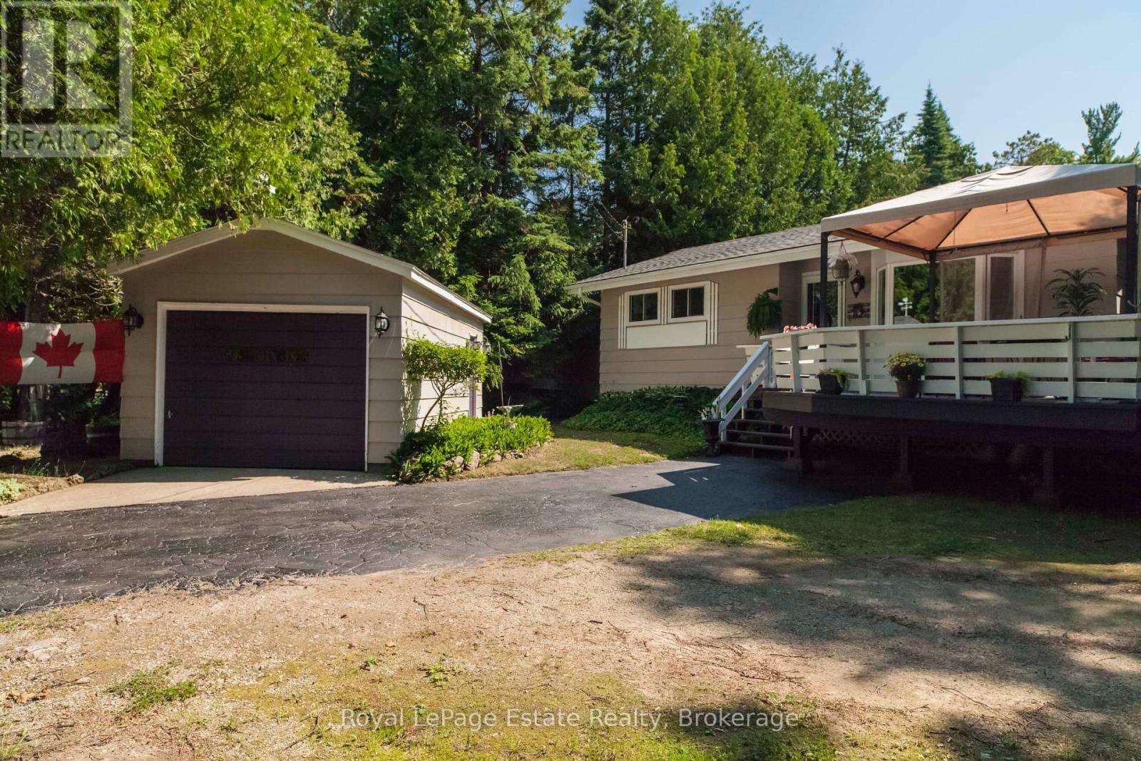371 Bay Street, South Bruce Peninsula, Ontario  N0H 2T0 - Photo 15 - X12261246