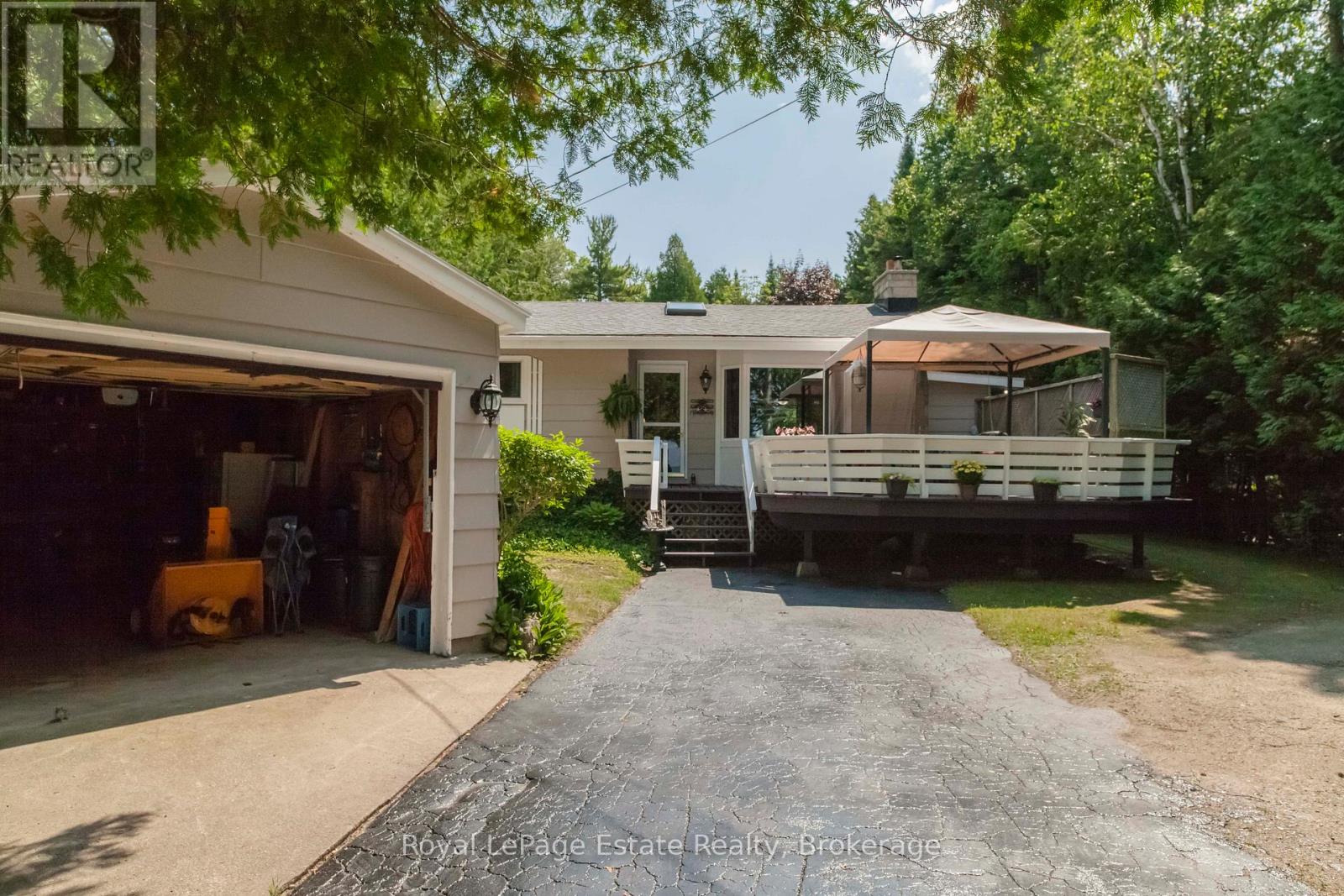 371 Bay Street, South Bruce Peninsula, Ontario  N0H 2T0 - Photo 16 - X12261246