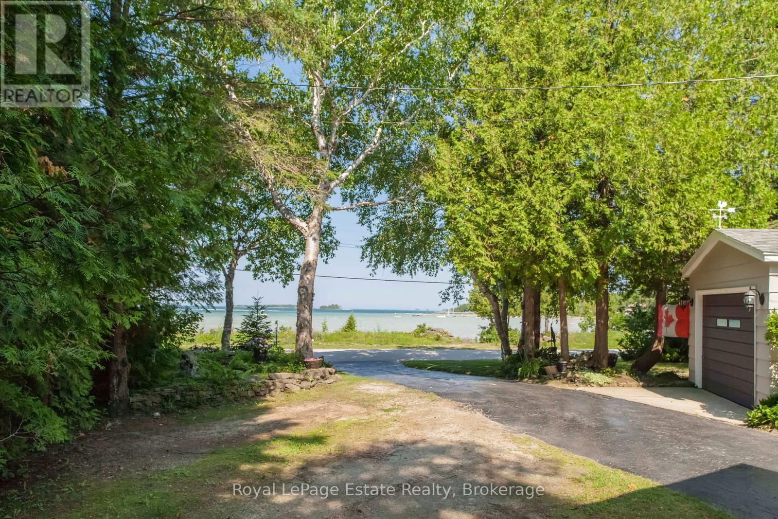 371 Bay Street, South Bruce Peninsula, Ontario  N0H 2T0 - Photo 6 - X12261246