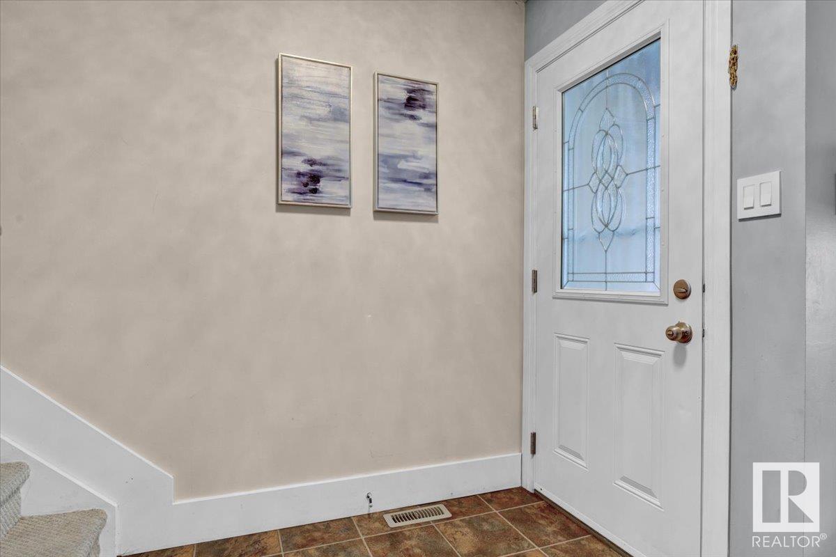 Property at 10027 173 AVE NW image 4