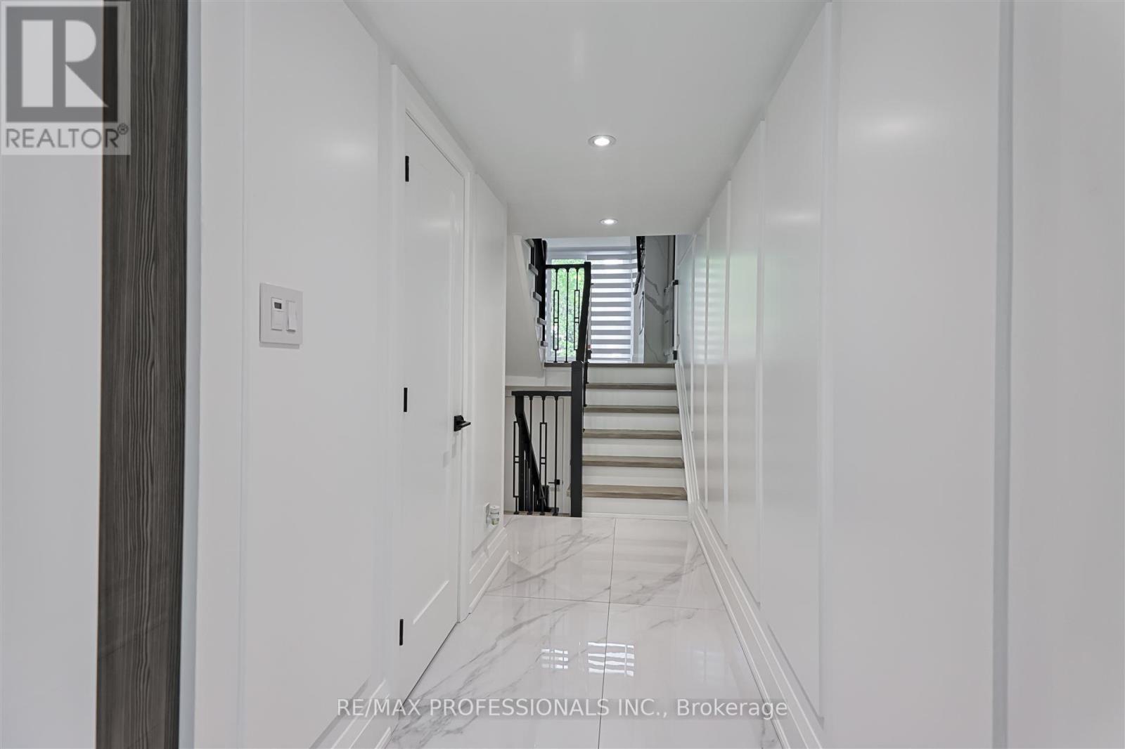 Property at 42 - 4165 FIELDGATE DRIVE image 4