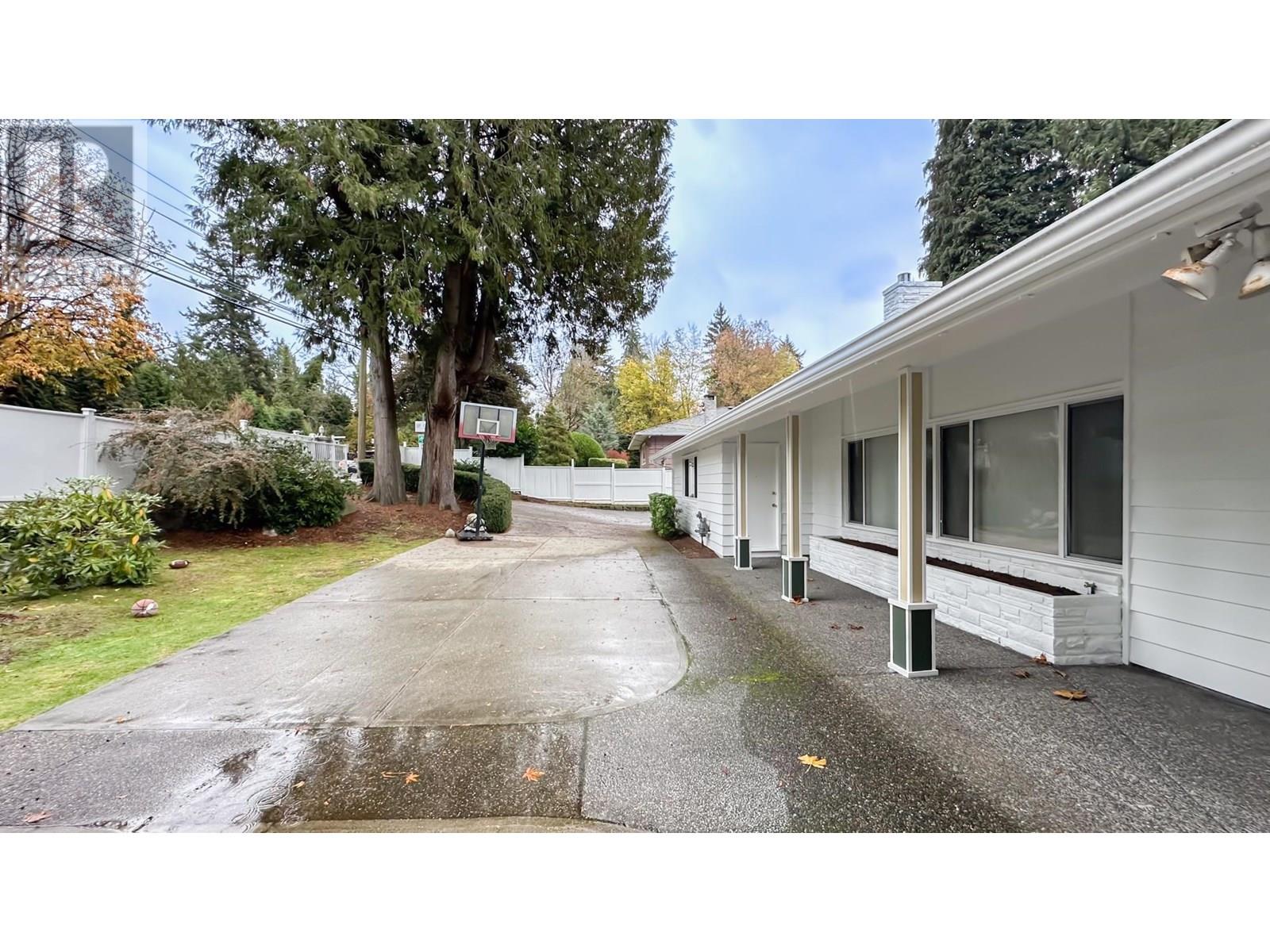 Listing Picture 34 of 39 : 3522 SW MARINE DRIVE, Vancouver / 溫哥華 - 魯藝地產 Yvonne Lu Group - MLS Medallion Club Member