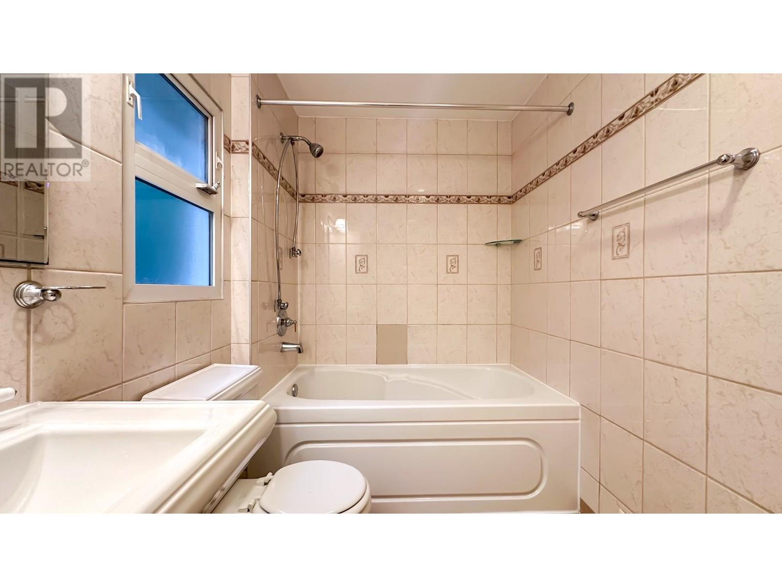 Listing Picture 15 of 39 : 3522 SW MARINE DRIVE, Vancouver / 溫哥華 - 魯藝地產 Yvonne Lu Group - MLS Medallion Club Member