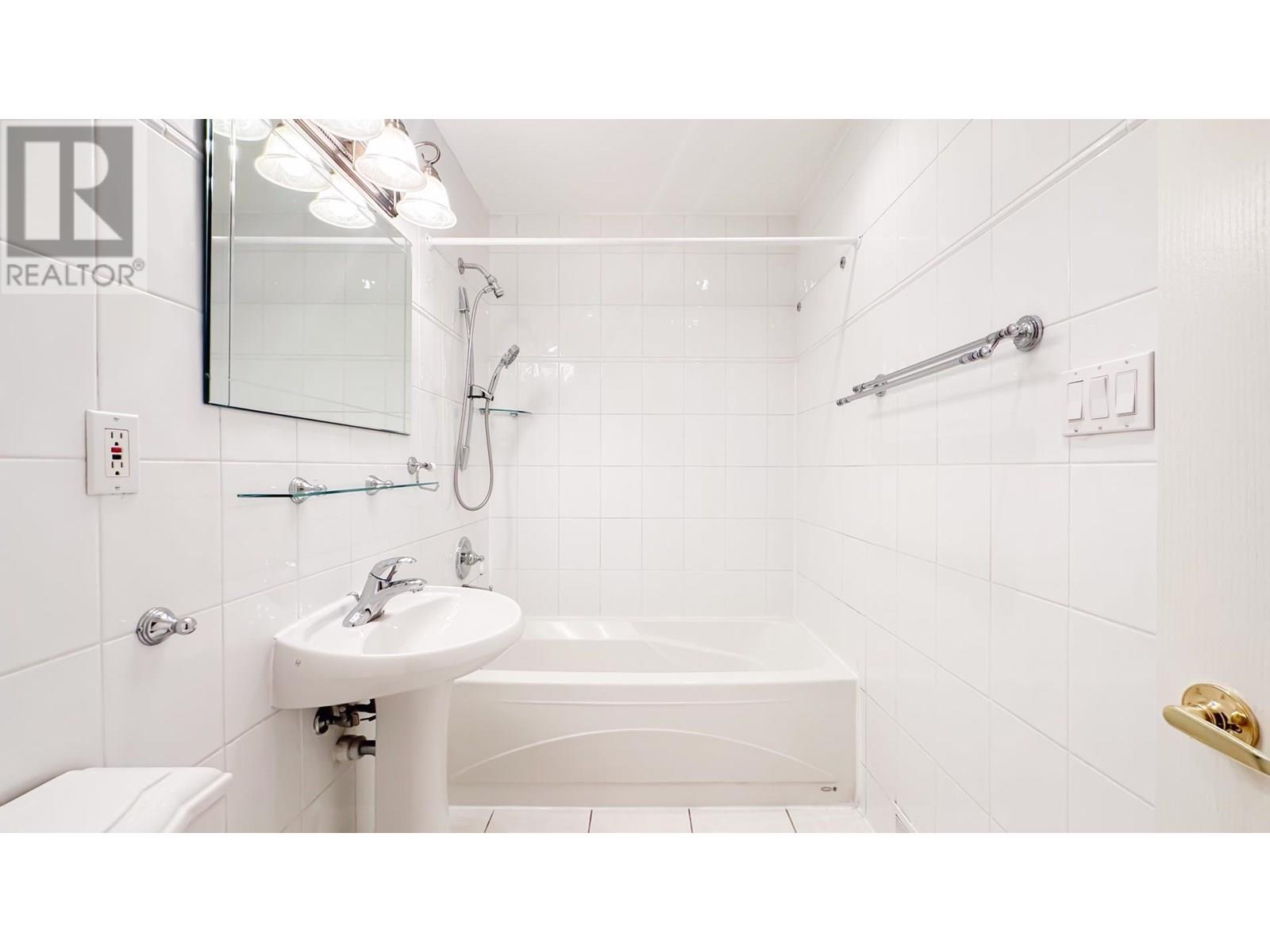 Listing Picture 18 of 39 : 3522 SW MARINE DRIVE, Vancouver / 溫哥華 - 魯藝地產 Yvonne Lu Group - MLS Medallion Club Member