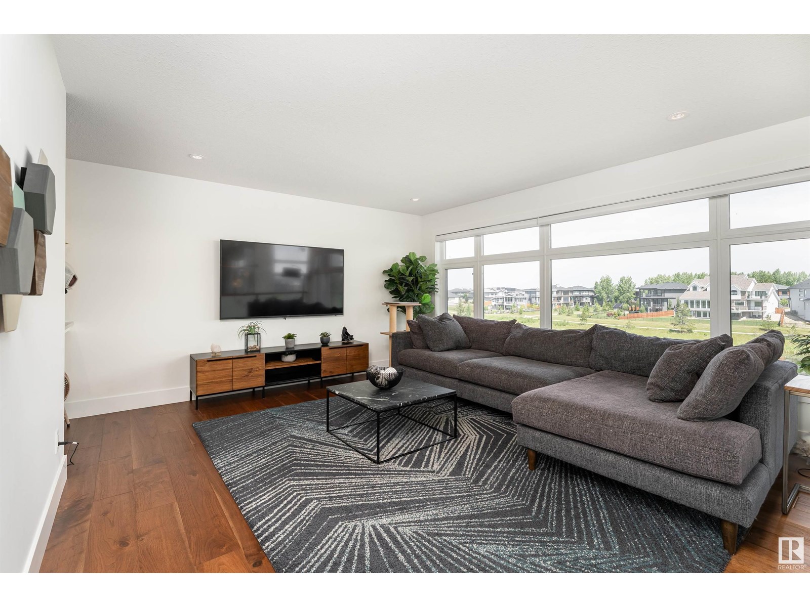 Property at 6018 CRAWFORD DR SW image 1
