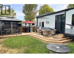 16 Osprey Lane, lee creek, British Columbia
