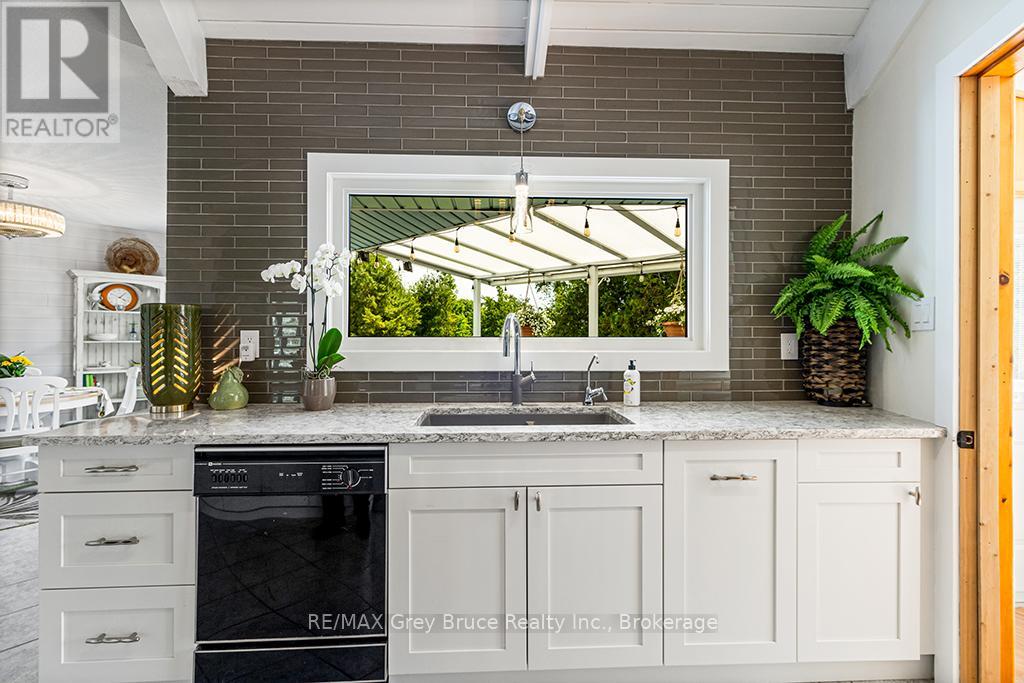 15 Isthmus Bay Road, Northern Bruce Peninsula, Ontario  N0H 1W0 - Photo 13 - X12093047