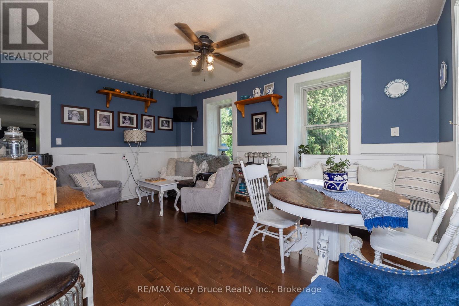 362404 Lindenwood Road, Georgian Bluffs, Ontario N0H 2T0 - Photo 16 - X12261349