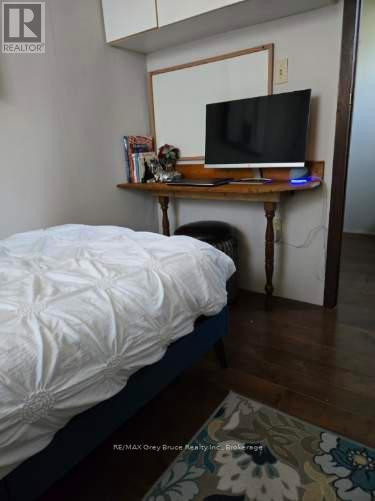 362404 Lindenwood Road, Georgian Bluffs, Ontario N0H 2T0 - Photo 24 - X12261349