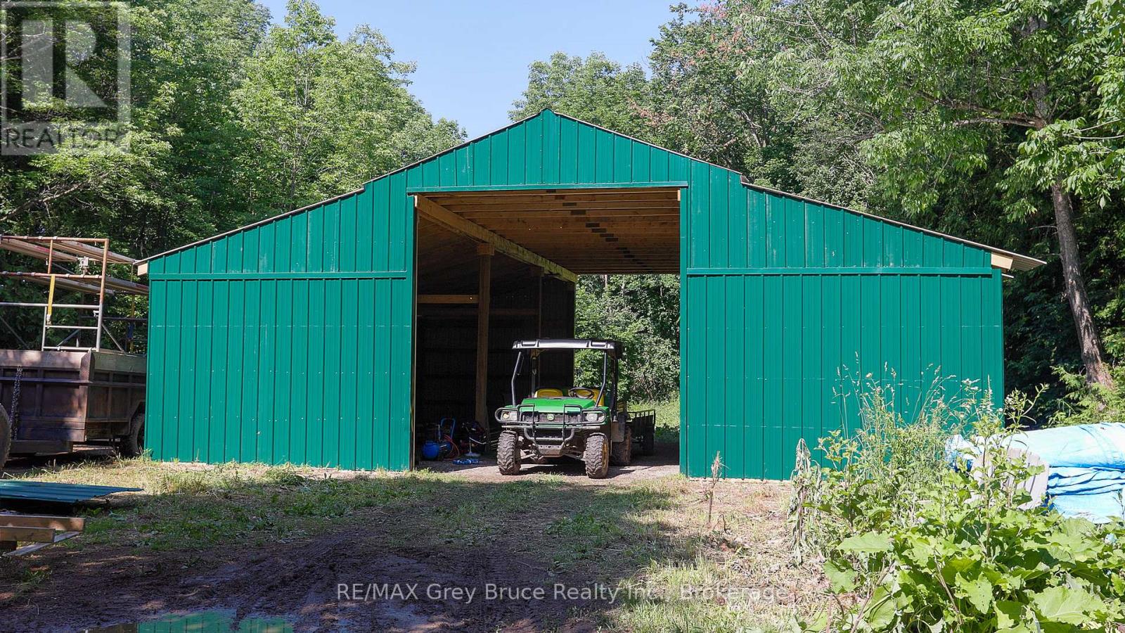 362404 Lindenwood Road, Georgian Bluffs, Ontario N0H 2T0 - Photo 41 - X12261349