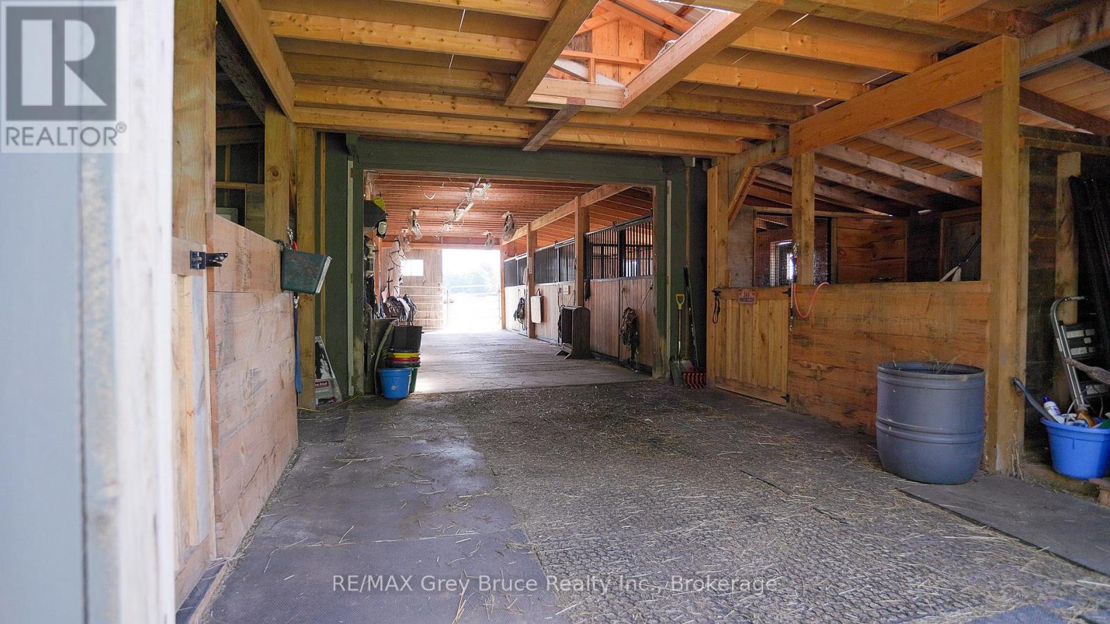 362404 Lindenwood Road, Georgian Bluffs, Ontario N0H 2T0 - Photo 46 - X12261349