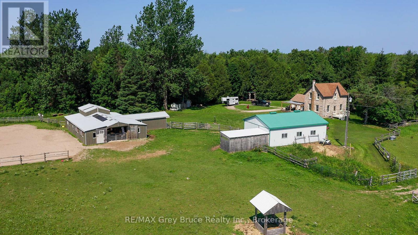 362404 Lindenwood Road, Georgian Bluffs, Ontario N0H 2T0 - Photo 50 - X12261349