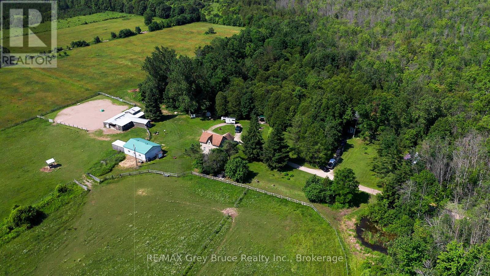 362404 Lindenwood Road, Georgian Bluffs, Ontario N0H 2T0 - Photo 6 - X12261349