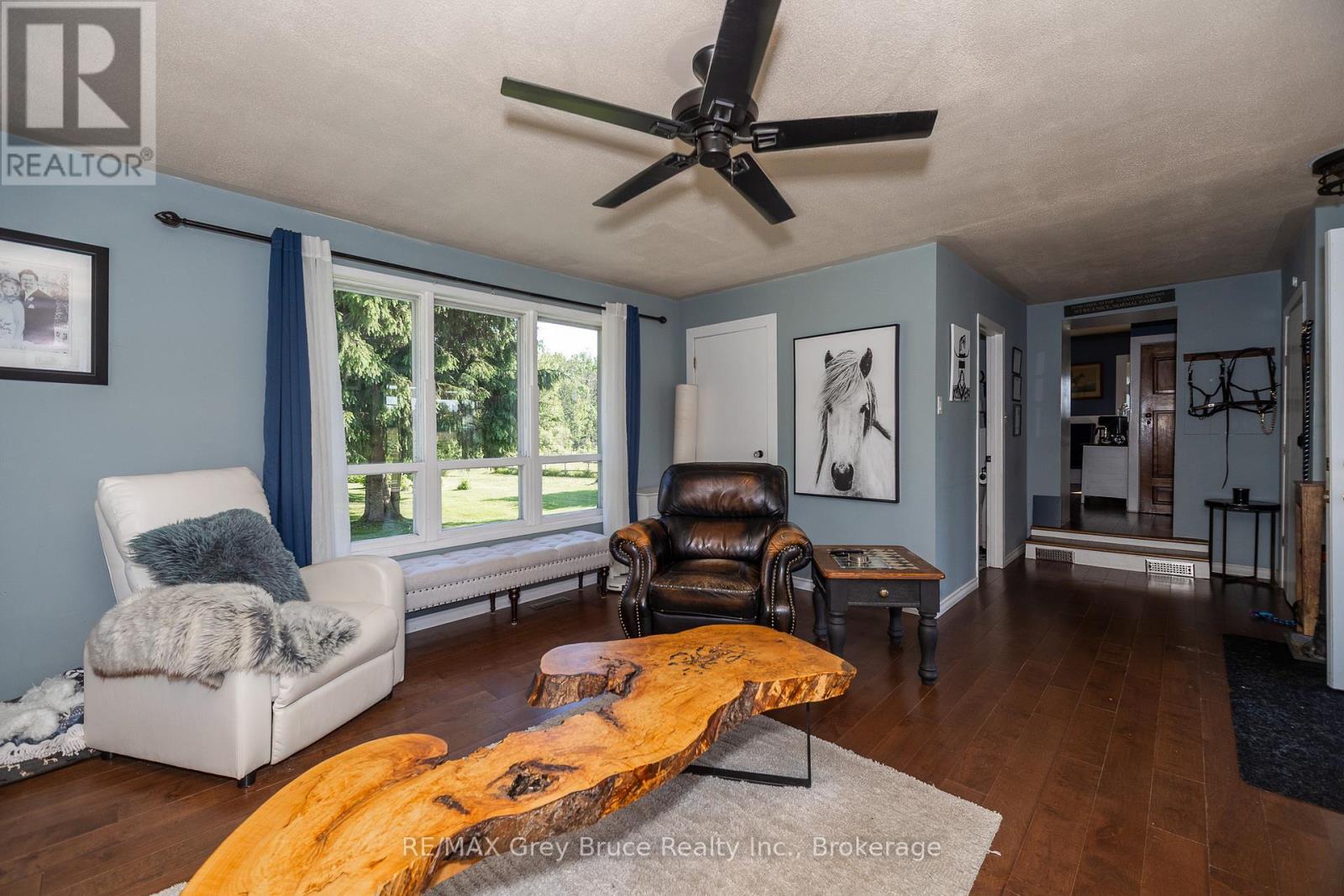 362404 Lindenwood Road, Georgian Bluffs, Ontario N0H 2T0 - Photo 8 - X12261349