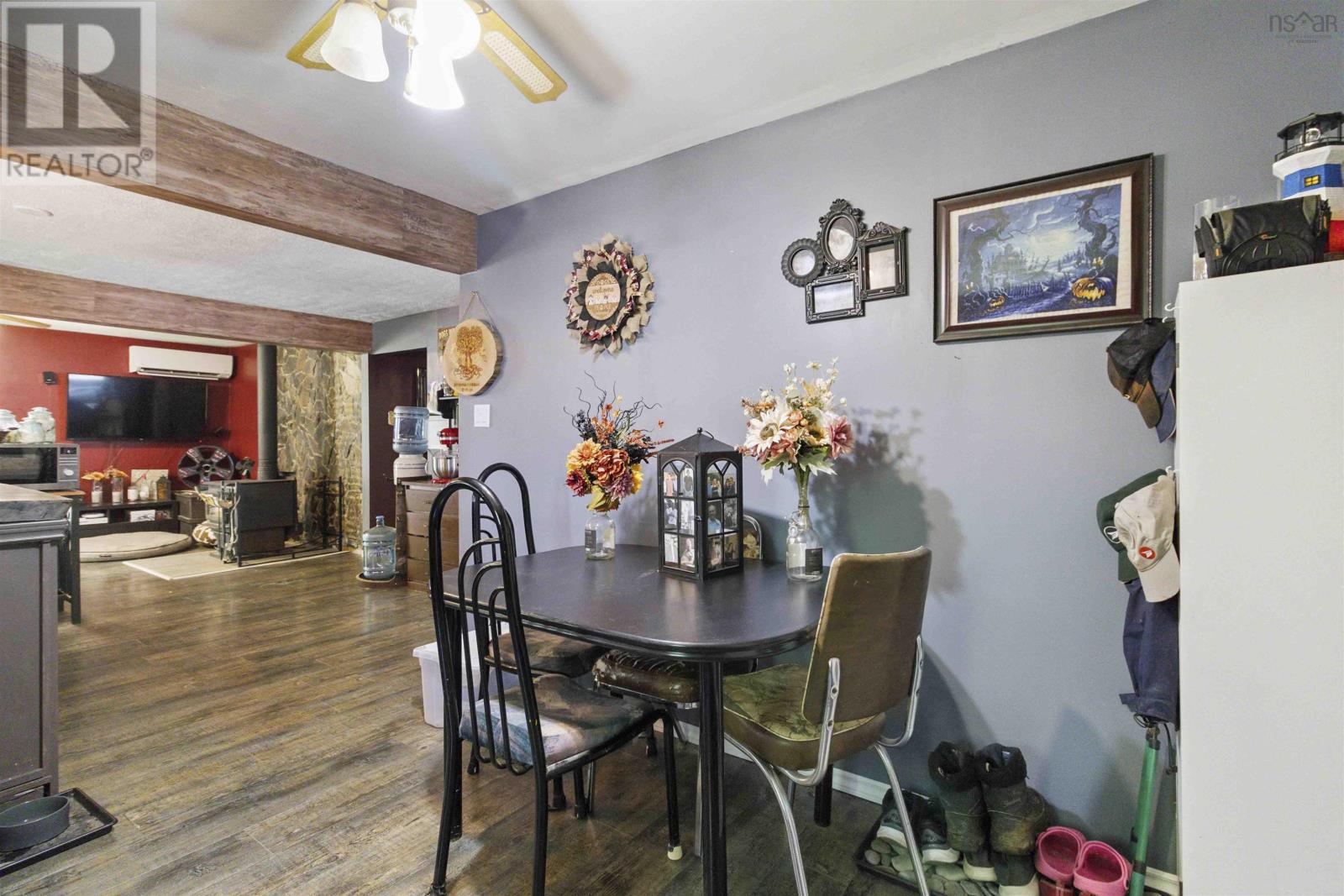Property at 94 Shore Drive image 3