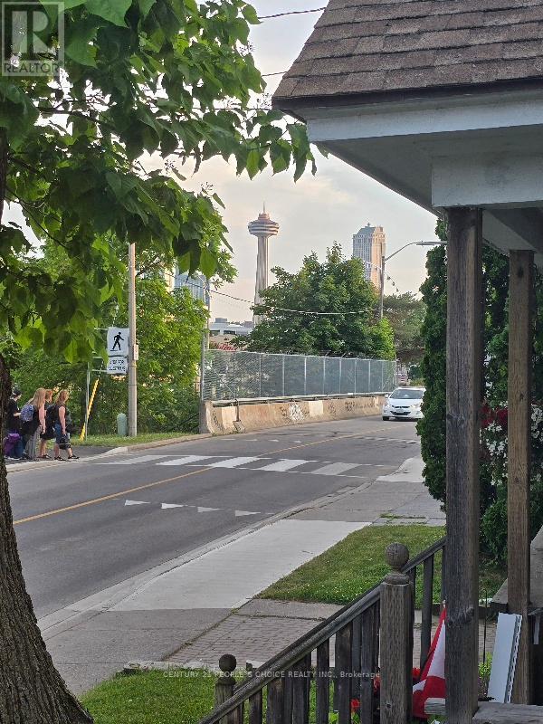 5511 Palmer Avenue Se, Niagara Falls, Ontario  L2E 3V3 - Photo 4 - X12261359