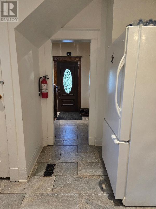 5511 Palmer Avenue Se, Niagara Falls, Ontario  L2E 3V3 - Photo 5 - X12261359