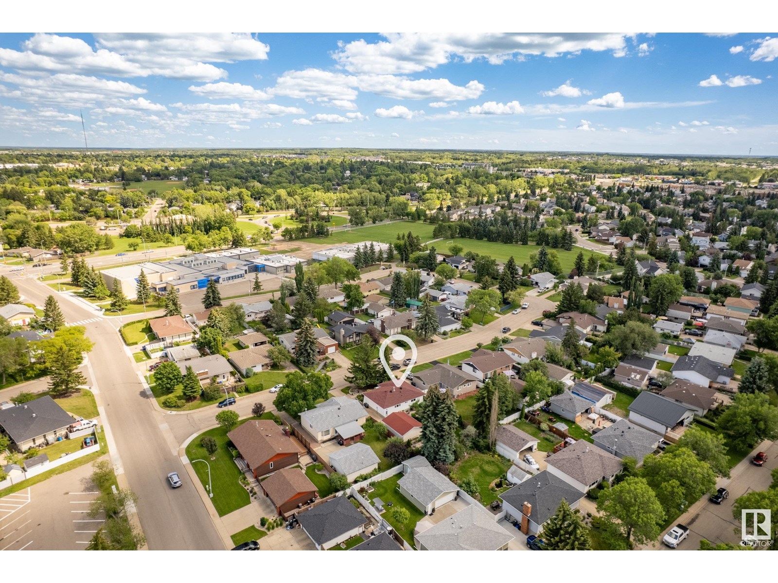 Property at 40 HAWKINS CR image 2