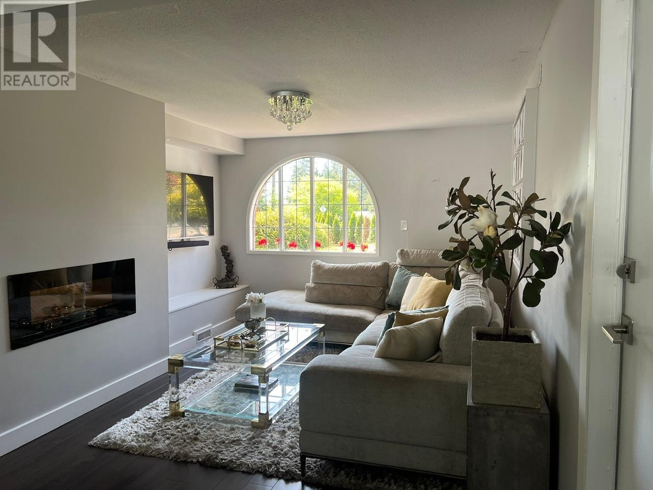 Property at 695 BURLEY DRIVE image 4