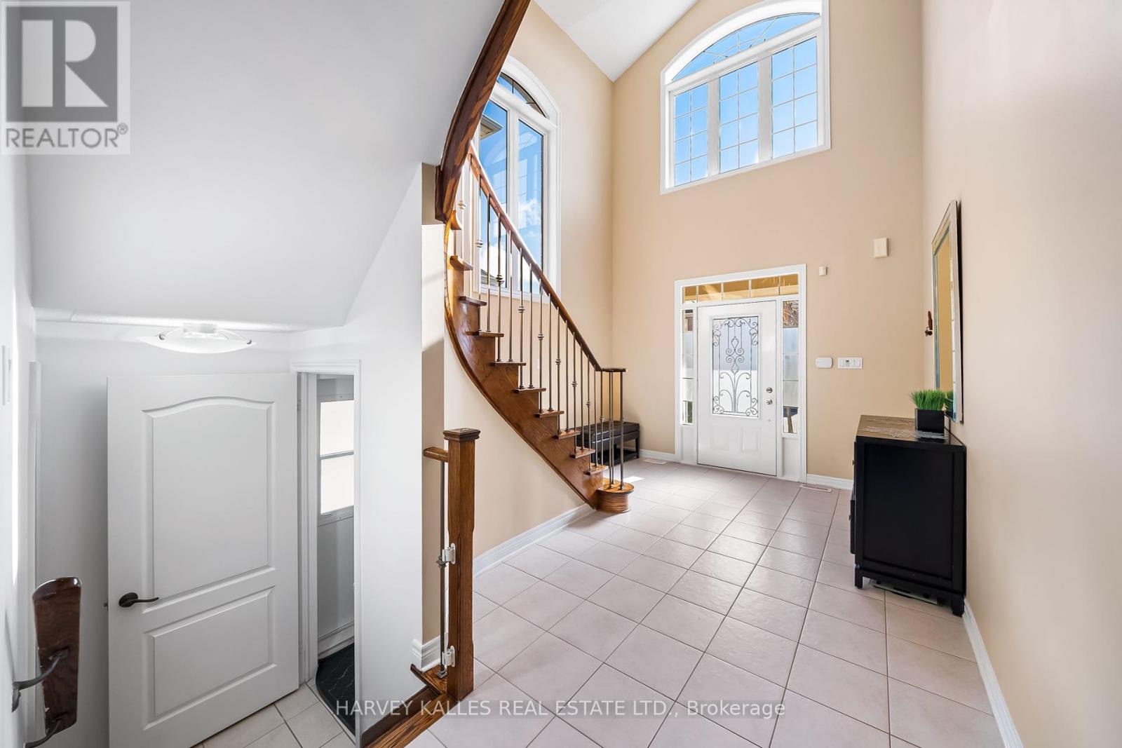 Property at 36 BOUNDBROOK DRIVE image 4