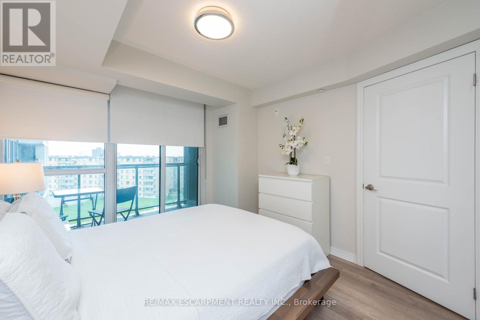 802 - 80 Esther Lorrie Drive, Toronto, Ontario  M9W 0C6 - Photo 21 - W12261380