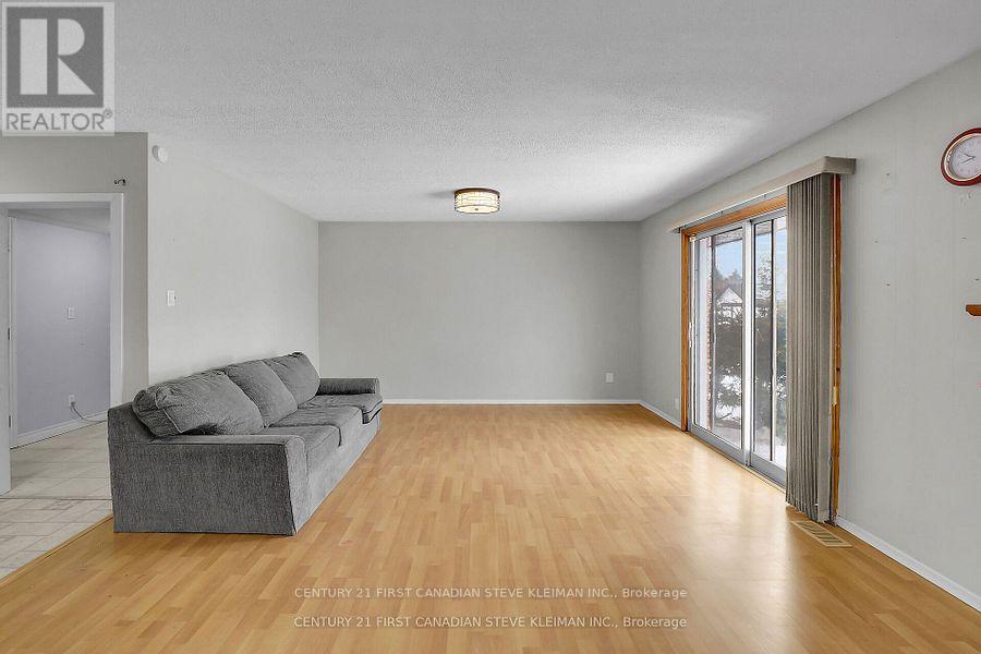 22 Queenston Crescent, London East, Ontario  N5W 1N6 - Photo 12 - X12261408