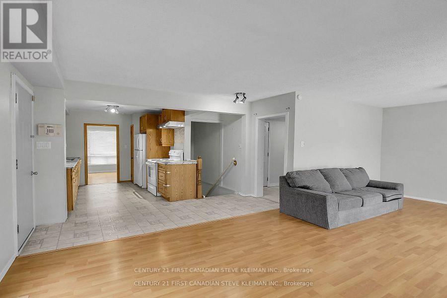 22 Queenston Crescent, London East, Ontario  N5W 1N6 - Photo 13 - X12261408