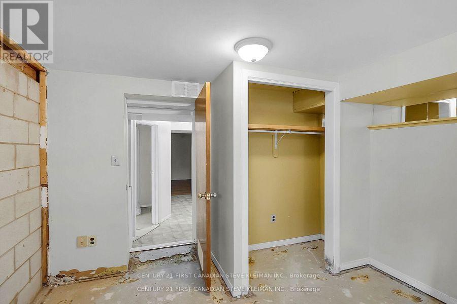 22 Queenston Crescent, London East, Ontario  N5W 1N6 - Photo 23 - X12261408