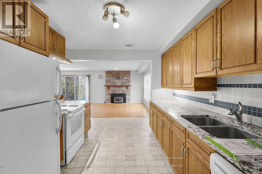 22 Queenston Crescent, London East, Ontario  N5W 1N6 - Photo 7 - X12261408