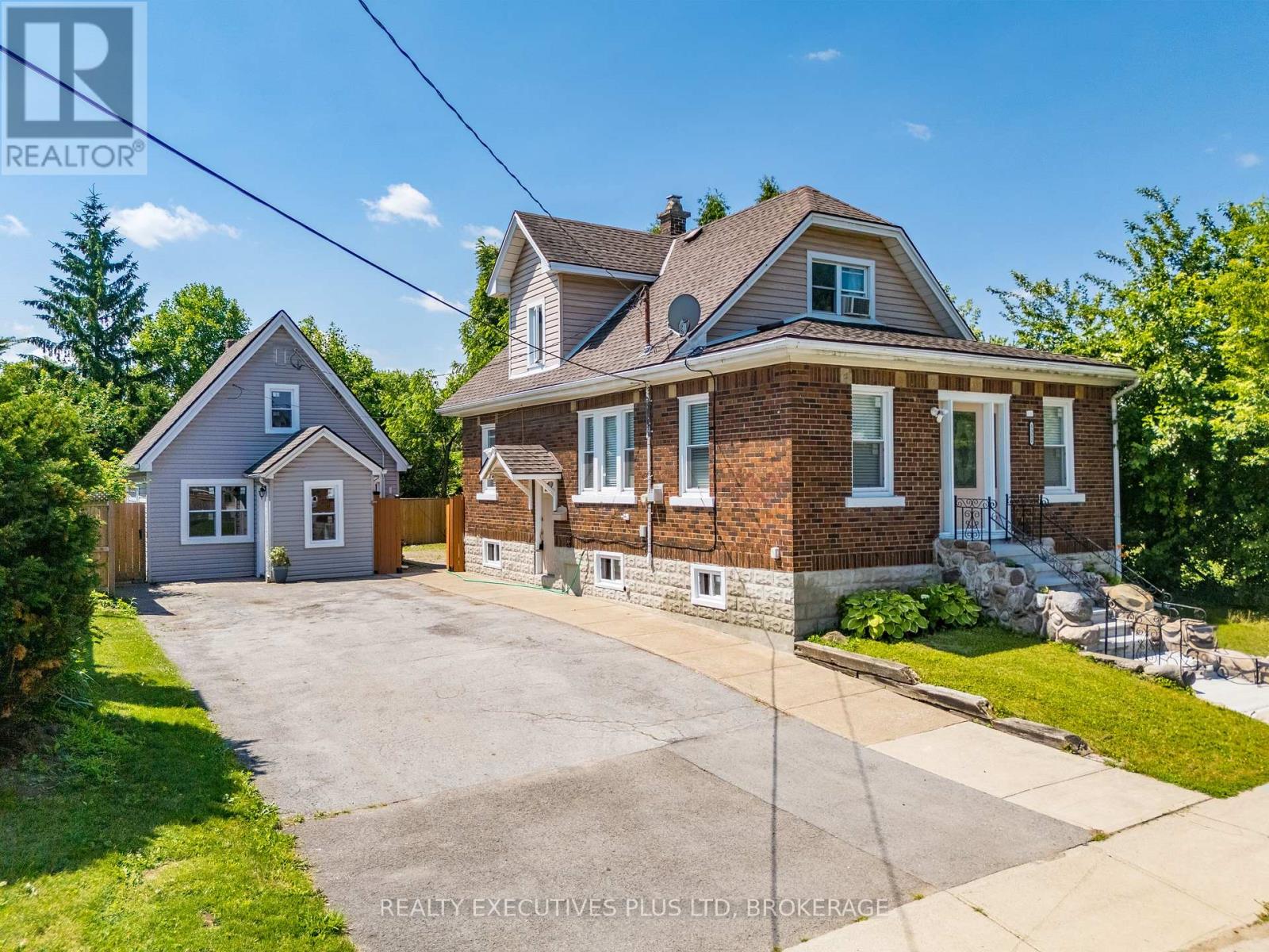 5352 STAMFORD STREET, Niagara Falls, Ontario