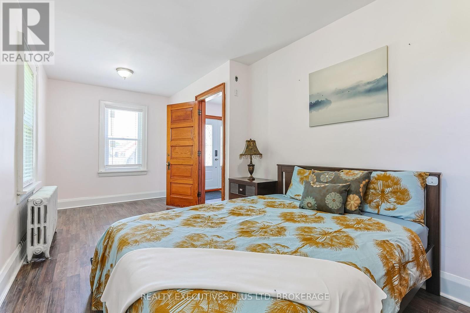 5352 Stamford Street, Niagara Falls, Ontario  L2E 1N3 - Photo 13 - X12261384