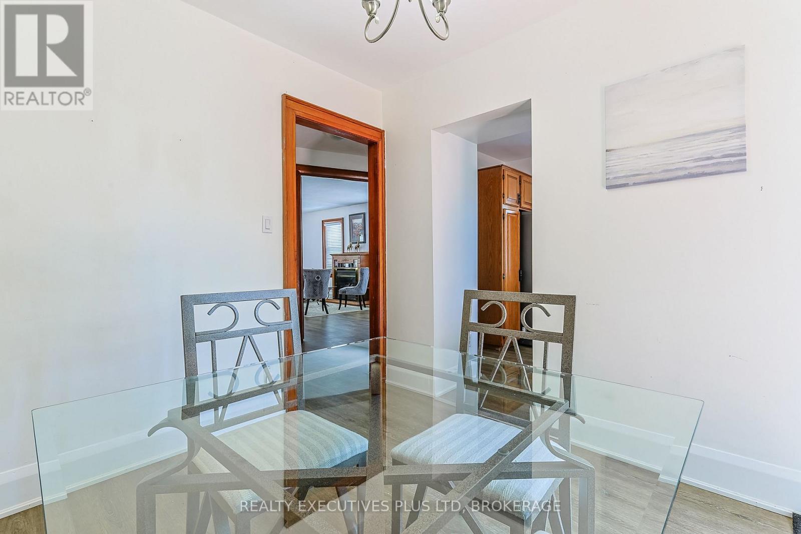 5352 Stamford Street, Niagara Falls, Ontario  L2E 1N3 - Photo 17 - X12261384